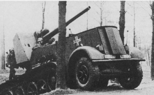 SdKfz8-1 8,8.jpg (43088 Byte)