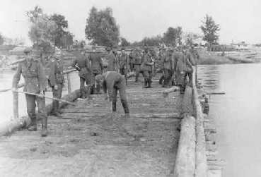 PiBtl80-2.jpg (20709 Byte)