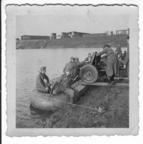 PzJAbt26-4.jpg (42442 Byte)